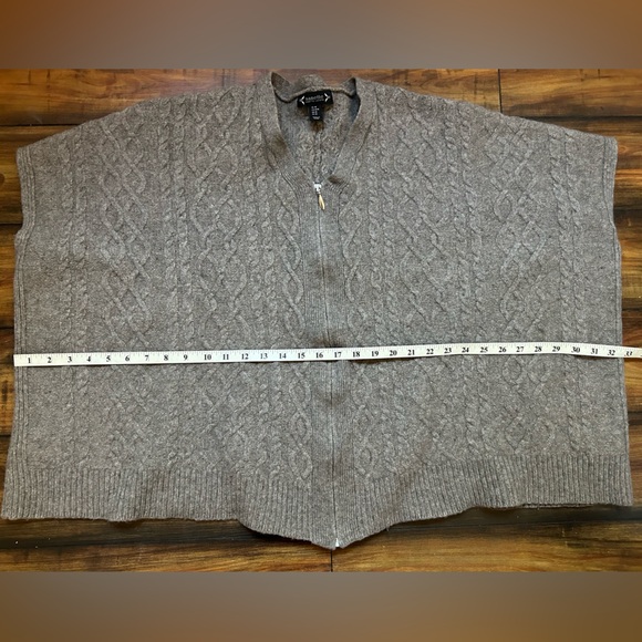 Nanette Lepore Brown Taupe Cable Knit Sweater Poncho Wool Blend Small/Medium - Picture 6 of 6